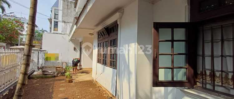 Old House Strategic Location in Kemang Area, South Jakarta 1