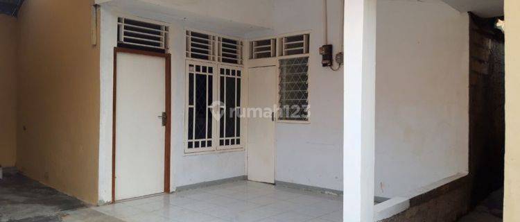 Rumah kebagusan 1 pasar minggu blkg Plz oleos 3 kmr 45jt/thn 1