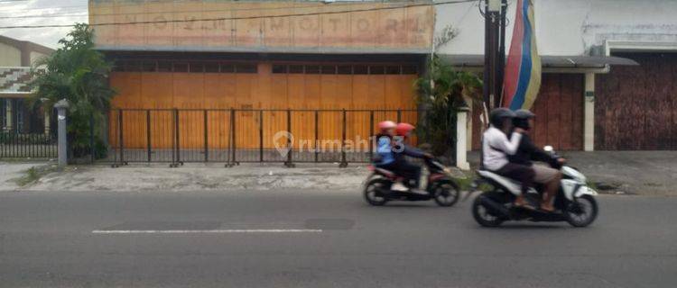 Disewakan Ruko / Toko 
( Buat Usaha Strategis)
JL.Slamet riyadi Pajang
Kartosuro
Luas tanah.500m2
Luas bangunan.250m
Hadap.Utara.
Listrik.900 V
Kamar tidur 2
Kamar mandi 1
Harga.100 jt NEGO 1