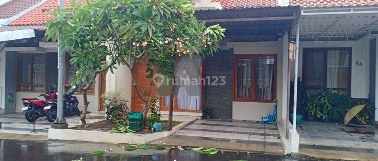 Disewakan Rumah Bagus Full Furnish
Lokasi : Cluster Elite di Pabelan dekat Colomadu, Solo 1