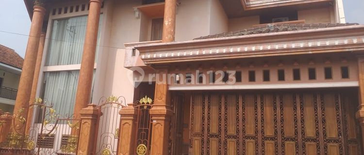 For Rent :
Rumah Bagus 2 lantai
( Full Furnish )
Lokasi : Jajar, Laweyan, Solo 1