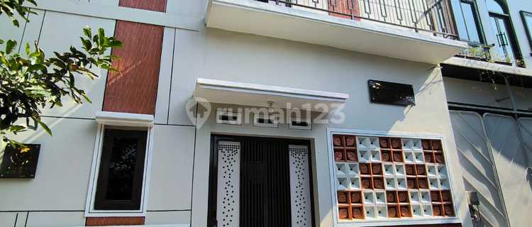 New Exclusive Boarding House Fully Furnished - Behind Uns Jebres | Ready to Move In 1