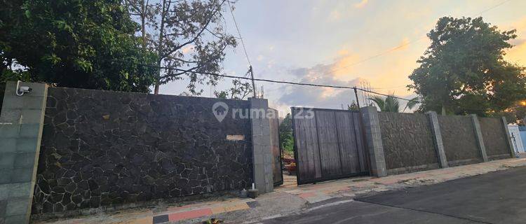 Rumah Hook Luas Dengan Kebun Buah + Sungai Buatan Alamilokasi Tengah Kota Di Cerbonan Karanganyar Solo 1