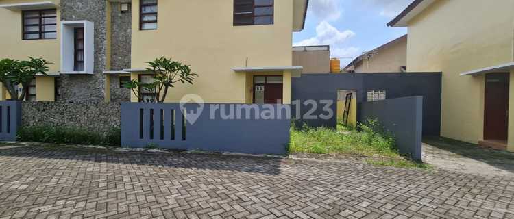 2-Story House, Nice, Clean, Comfortable, Ready to Use in Colomadu Solo Housing Estate. 1