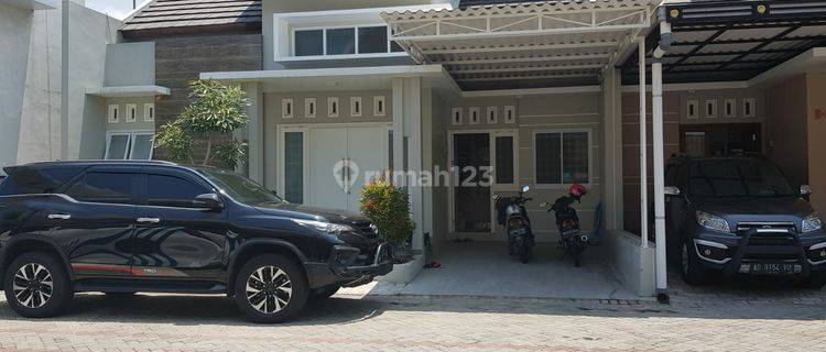 Sewa Rumah Mewah Minimalis 2 Lantai Di Cluster Solo Baru Dekat Gentan Solo 1