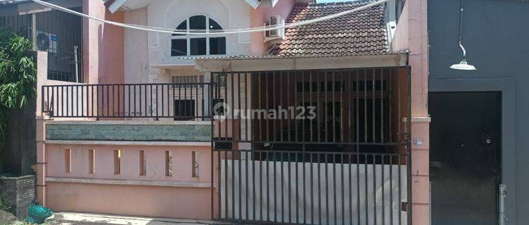 Rumah bagus dalam perumahan Solo Baru 1