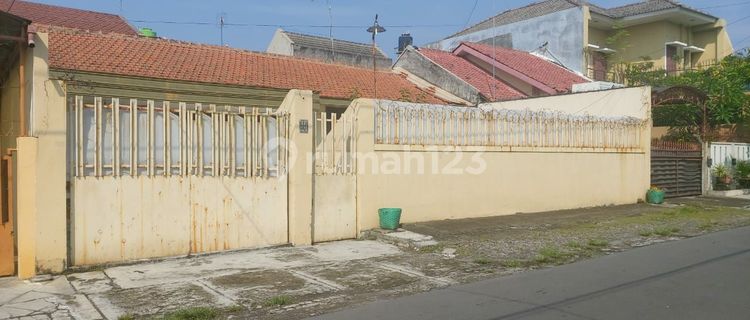 Land calculation house near Lotte Mart Solo. 1