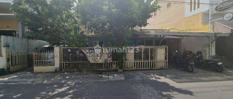 Rumah hitung tanah dekat jalan slamet riyadi solo 1