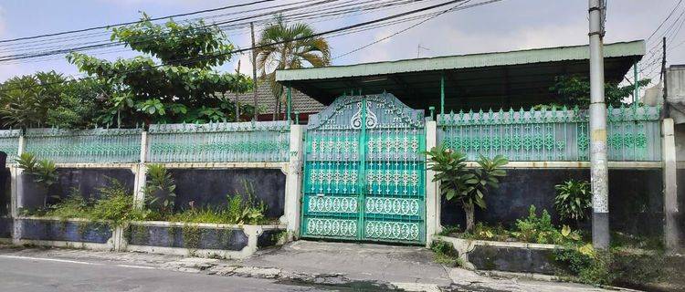 Rumah Bagus Dekat Jalan Slamet Riyadi Solo 1