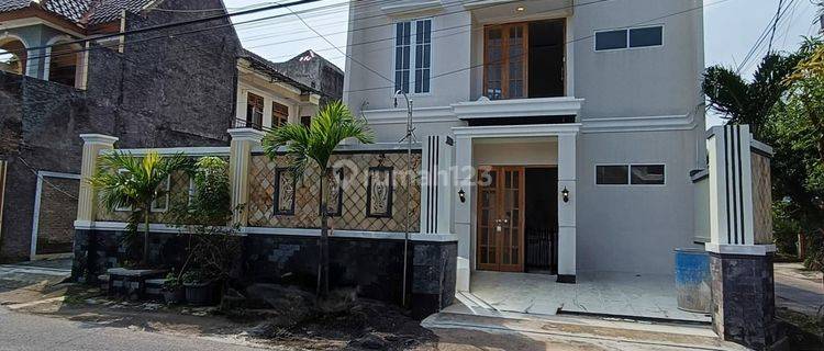 
Rumah baru 2 lantai  dekat Gentan, Solo 1