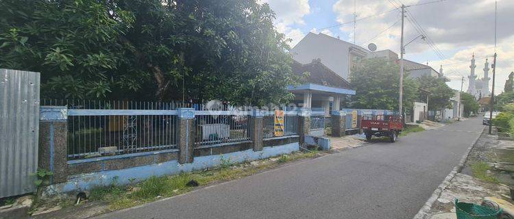 Rumah hitung tanah dekat Masjid raya sheikh zayed solo 1