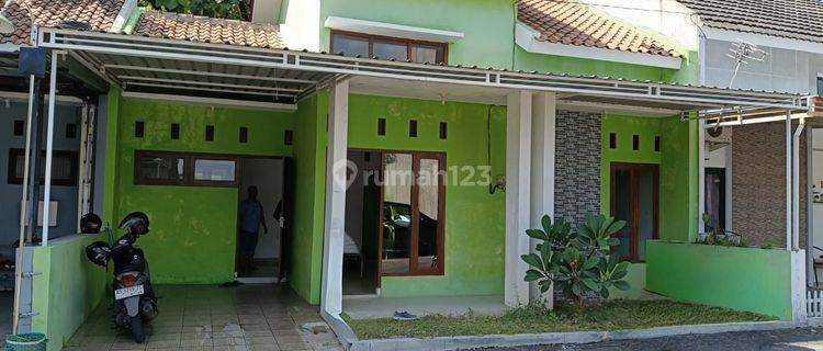 Rumah bagus minimalis di Colomadu, solo 1