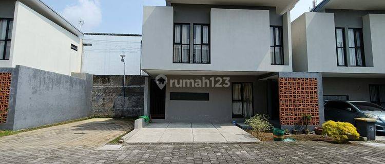 Rumah Minimalis 2 Lantai Full Furnished Di Cluster Eksklusif Colomadu Dekat Kartasura 1