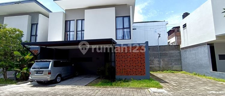 For Rent: Nice Minimalist 2-Story House (Fully Furnished), Located in a Cluster in Colomadu 1