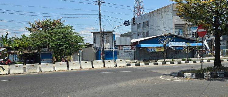 Ruang Usaha Strategis Di Jalan Raya Palur Solo Dekat Jebres Solo 1