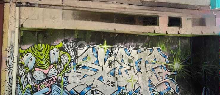 Kesempatan Emas Untuk Investasi: Rumah & Toko Super 2 Lantai di daerah strategis Slamet Riyadi 1