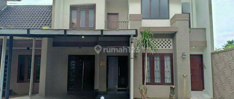 Rumah Bagus 2 Lantai Cluster Elite Di Gentan Solo Dekat Solo Baru 1