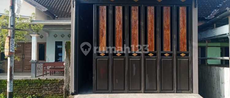 Ruko Bagus 1.5 Floors Ready to Use Near Gondangrejo Toll Gate, Solo, Suitable for Various Businesses 1