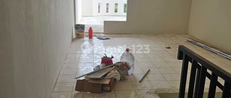 Cheapest shop house for sale on Kresek Raya, West Jakarta, 4x16. 1