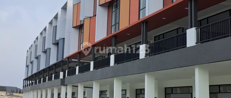 Summarecon Crown Gading Commercial Boulevard Building 1