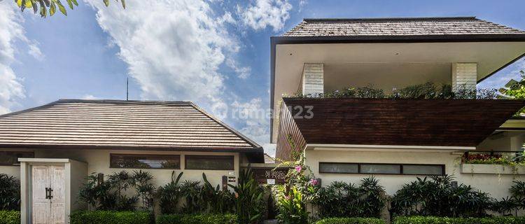 Leasehold - Modern villa complex Boutique Hotel 1 minute to the Berawa beach Bali 1