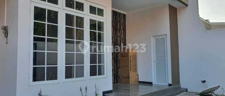 SHM Beautiful House on Jl. Pekunden Timur, Pekunden, Central Semarang District, Semarang City, Central Java, Pekunden For Sale Immediately. 1