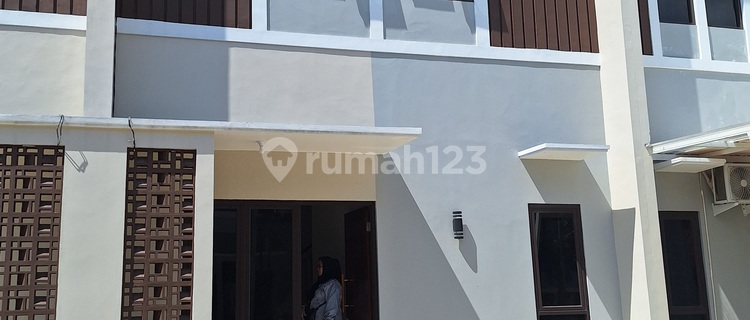 Cluster In The City Center, Medoho Gayamsari Street Side 1