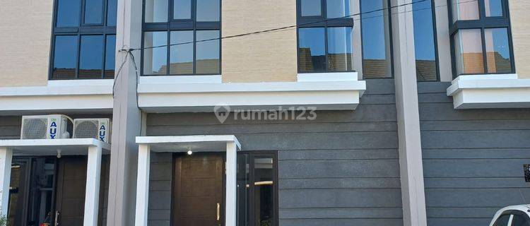 Dijual Dibawah Harga Developer Rumah Grand Alana Gunung Anyar Surabaya Rumah 1