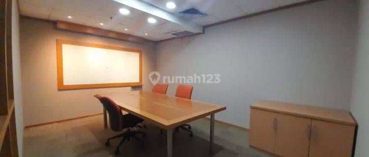 Sewa kantor furnish area Thamrin 131sqm 1