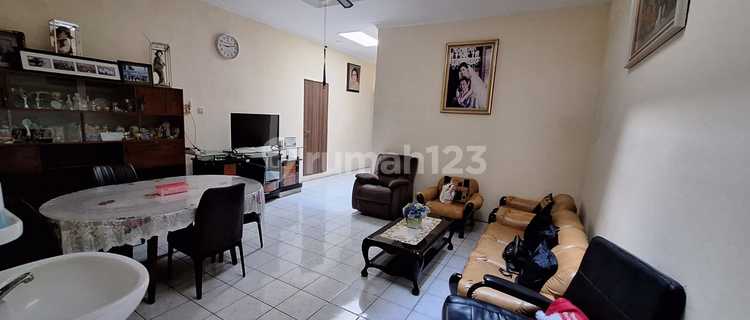 Dijual Cepat Rumah 2 Lantai Glodok, Luas 380m 1