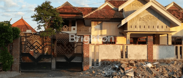 DIJUAL RUMAH PERSIS DI PINTU TOL PROBOLINGGO BARAT! 1