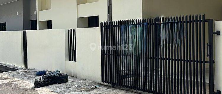 Sewa Rumah 1,5 Lantai, Baru Renovasi di Tomang Jakarta Barat 1