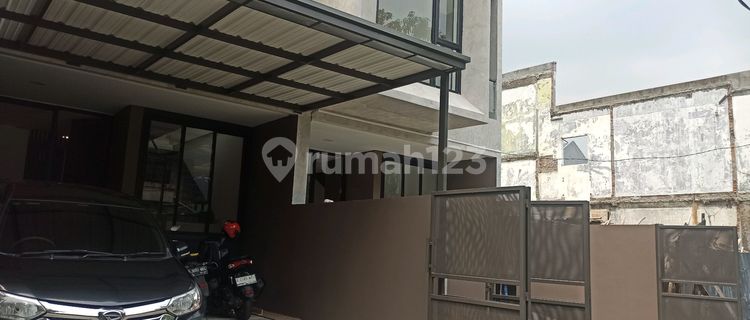 Brand New Modern Minimalist House on Nangka Street, Cengkareng 1