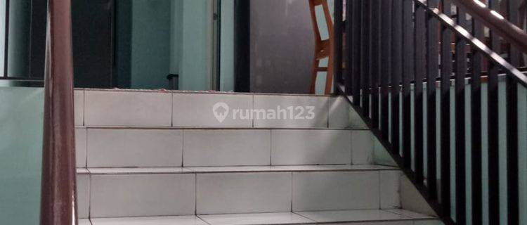 Rumah Kost Depok 3 Lantai  1