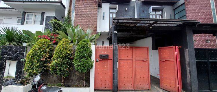 DIJUAL RUMAH MINIMALIS MODERN Cigadung Dago Kota Bandung 1