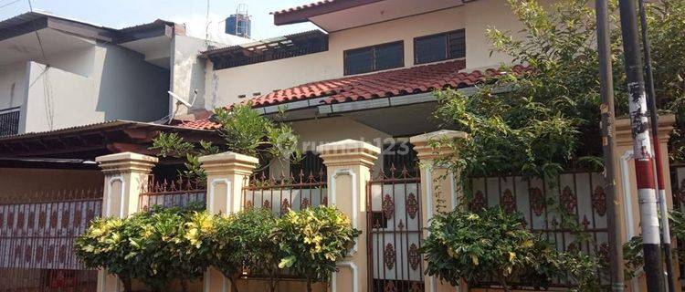DISEWA RUMAH DI TENGAH KOTA BANYAK KAMAR  1