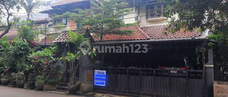 Dijual Rumah SHM 2 Lantai di Jalan Hang Jebat , Jakarta Selatan 1
