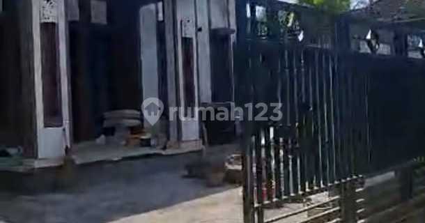 Minimalist House Near Public Facilities in Kediri Tabanan Bali 1