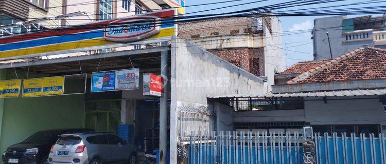 Rumah tinggal 2 lantai  dan Usaha Waralaba Indomart  Jl. Tanah Sareal Raya, Jakarta Barat 1