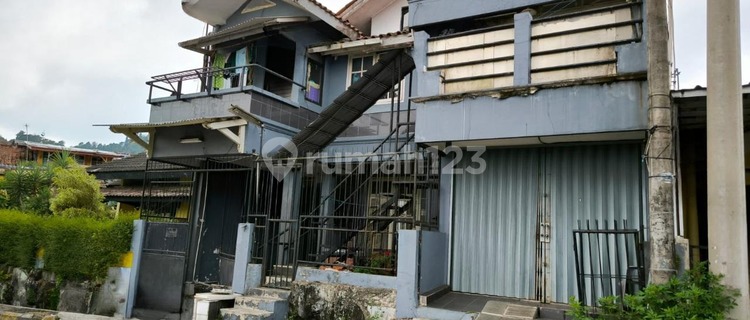 Villa Taman Permata Gadog House for Sale, Suitable for Business Use in Puncak, Cipanas, Cianjur, West Java 1