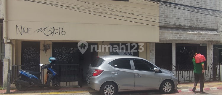For Rent House by the Road Near Kesatuan Campus 1