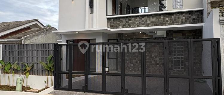 Minimalist House with Modern Design 1