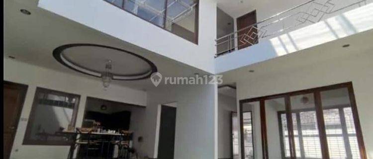 Rumah Hook Tanah Luas Minimalis Modern Buahbatu Logam Dekat Tol 1