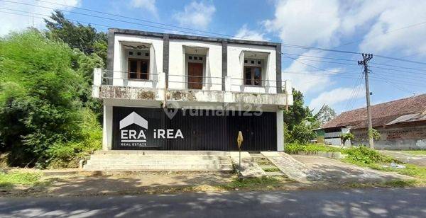 Disewakan Ruang Usaha Bonus Rumah Di Karangpandan Area Wisata 1