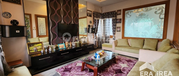 Rumah Mewah Semi Furnish Dijual di Solo Pinggir Jalan Karanggede 1