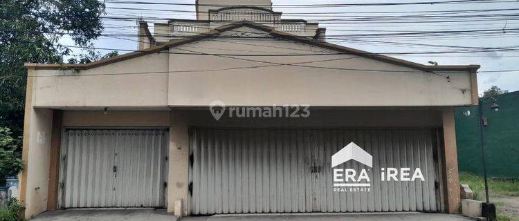 Rumah 4 Lantai Dijual di Karanganyar Dekat Alun Alun 1