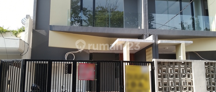 Brand New Elegant 3-Story House in Pulomas, Beautiful Environment, The Best Price 1