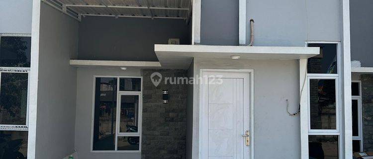 Rumah Modern Dektat Stasiun Cibitung 1