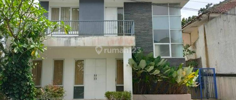 Rumah dua lantai asri aman dan nyaman di sentul city bogor  1