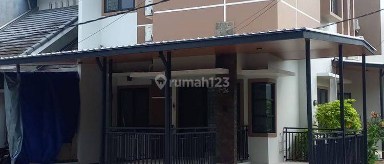 Rumah Minimalis Modern 4 Kamar Tidur di Cluster 1